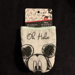 Disney Mickey Mouse Oven Mitts NEW